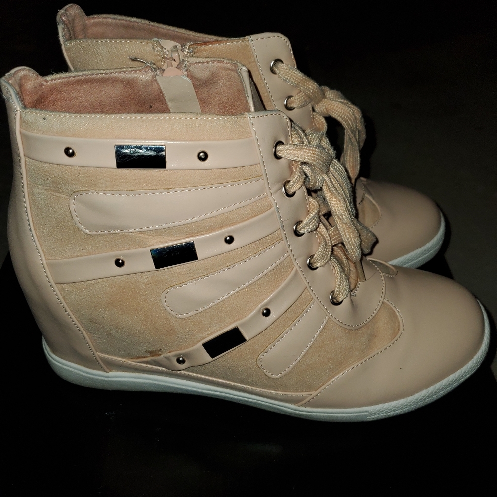 Wedged sneakers